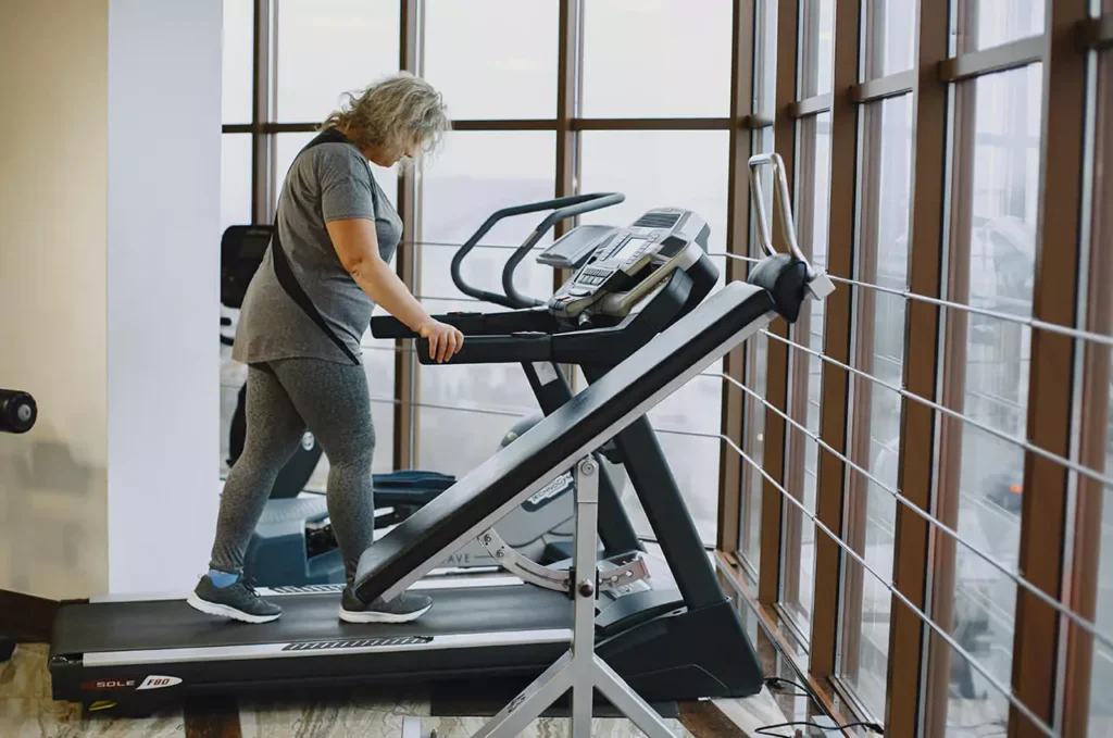 Walking on a Treadmill Helps Burn Calories